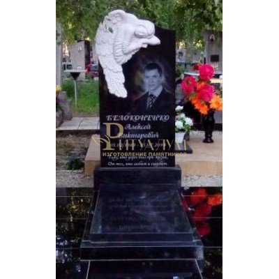 Памятник из гранита с Барельефом — ritualum.ru